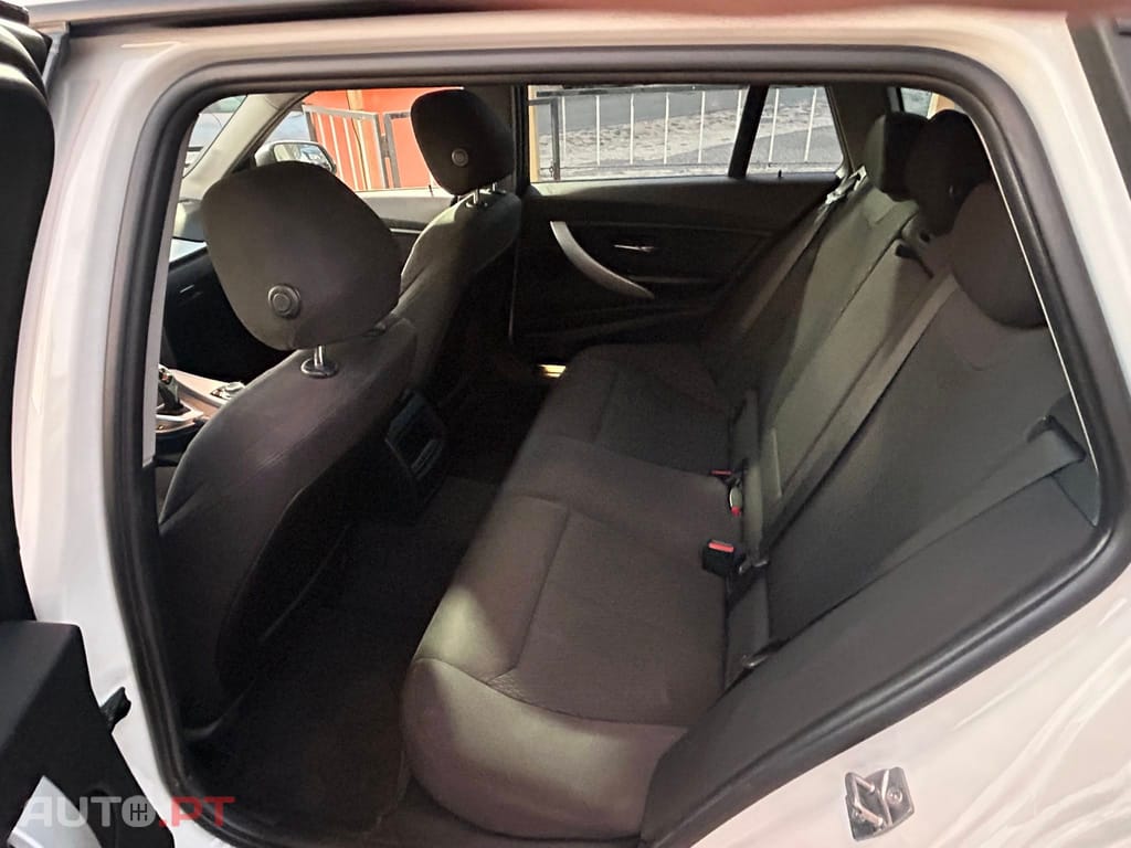 BMW 320 d Line Modern Auto-2013