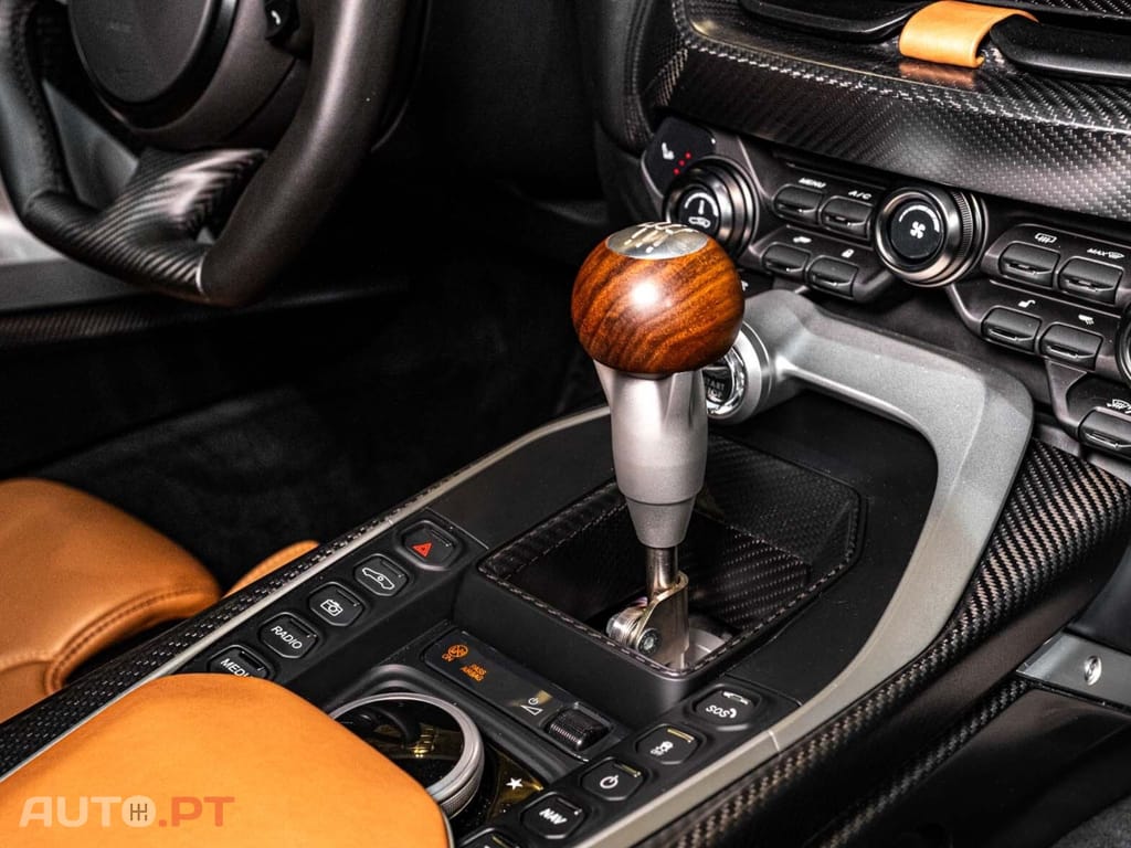 Aston Martin Volante VALOUR