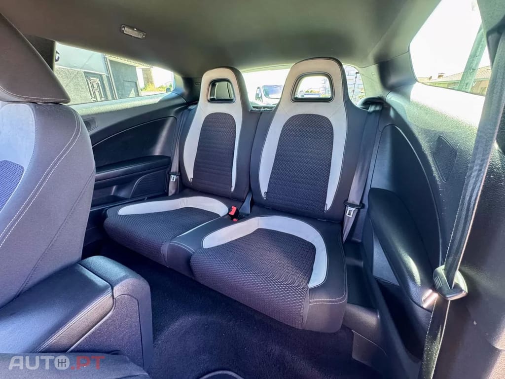 Volkswagen Scirocco 2.0 TDI R-Line