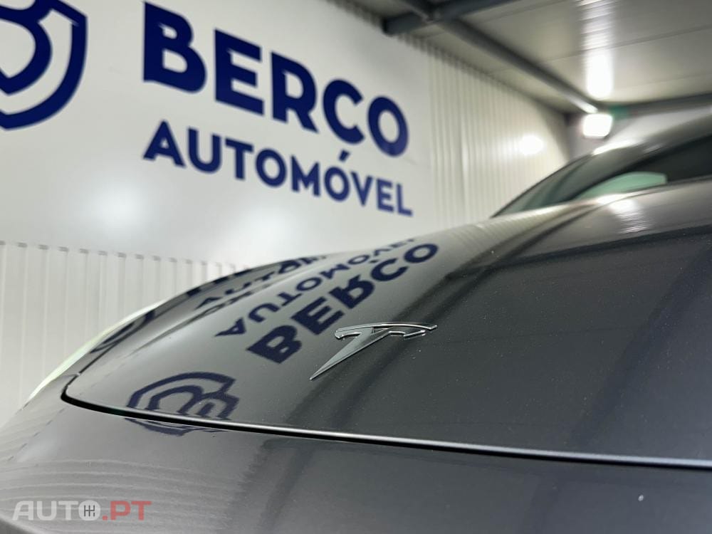 Tesla Model Y Performance Dual Motor AWD