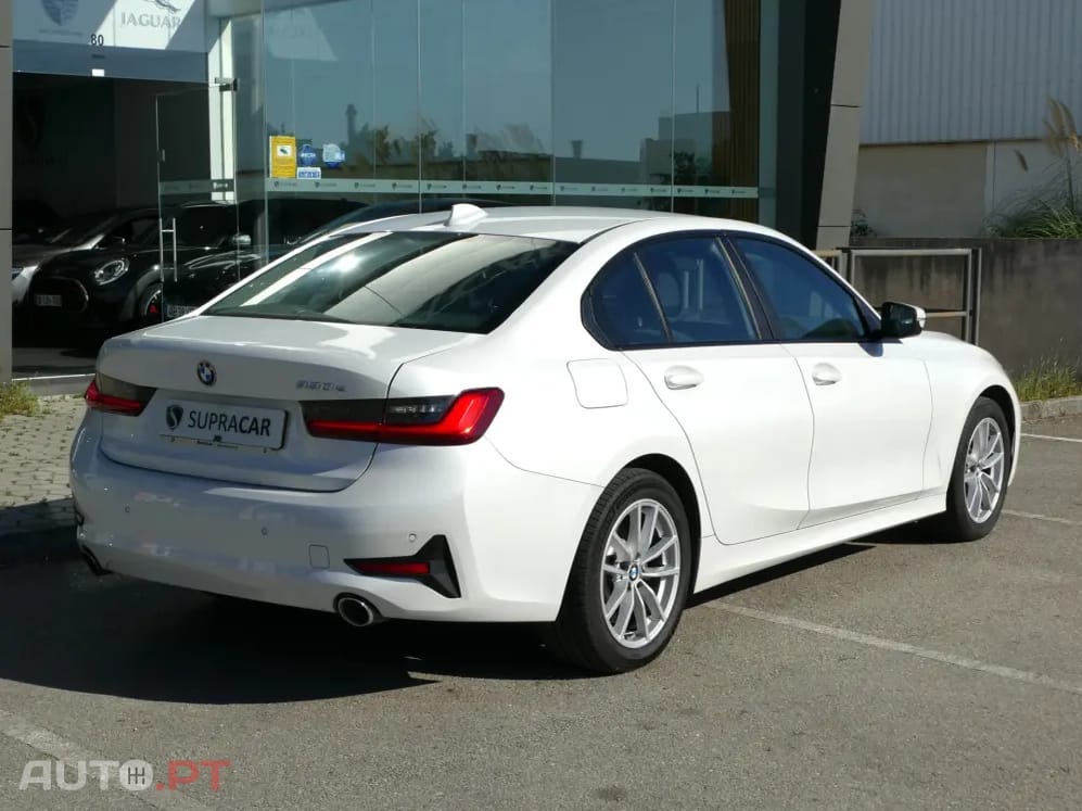 BMW 330 e iPerformance Advantage