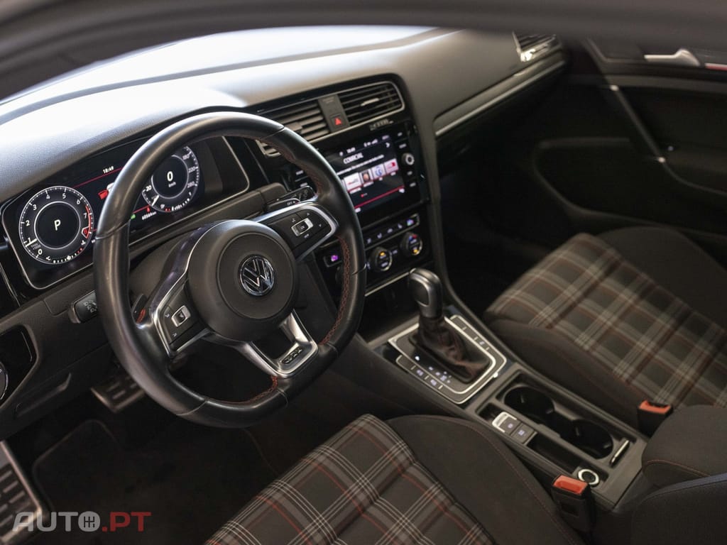 Volkswagen Golf 2.0 TSi GTi DSG Performance