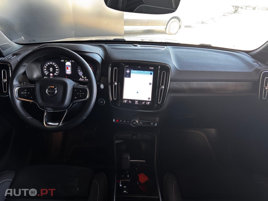 Volvo XC40 1.5 T5 PHEV Plus Dark