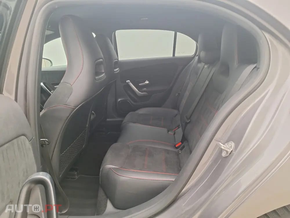 Mercedes-Benz A 250 e AMG Line