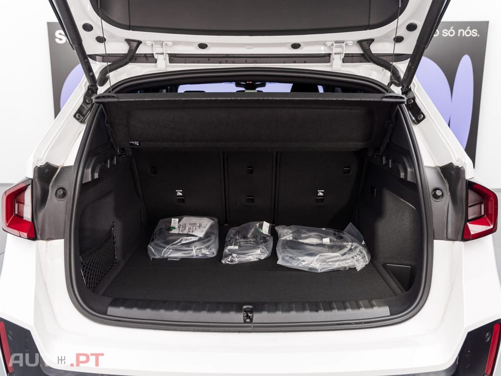 BMW iX1 eDrive20 Pack Desportivo M Pro