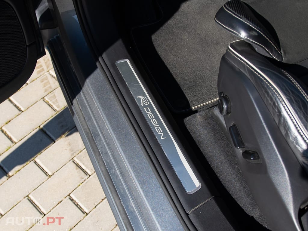 Volvo XC90 2.0 T8 PHEV R-Design AWD