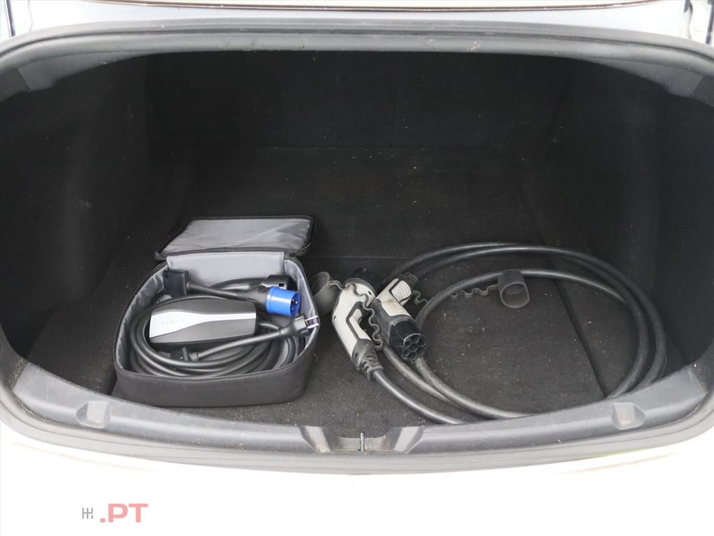 Tesla Model 3 Standard RWD Plus AUTOPILOT