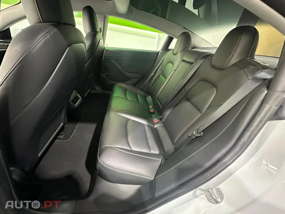 Tesla Model 3 Standard Range Plus RWD