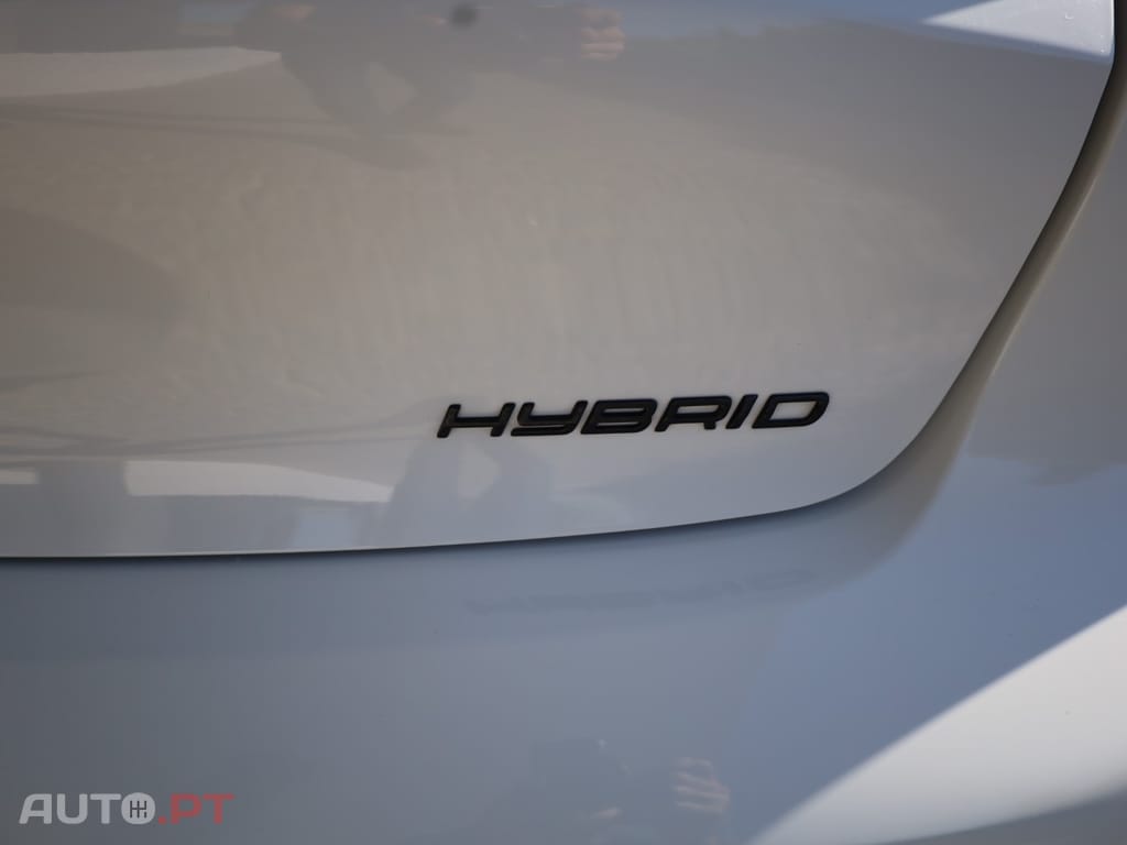 Peugeot 208 1.2 Hybrid Allure e-DCS6