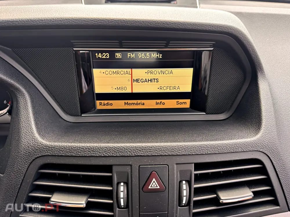 Mercedes-Benz E 220 CDi Avantgarde BlueEfficiency