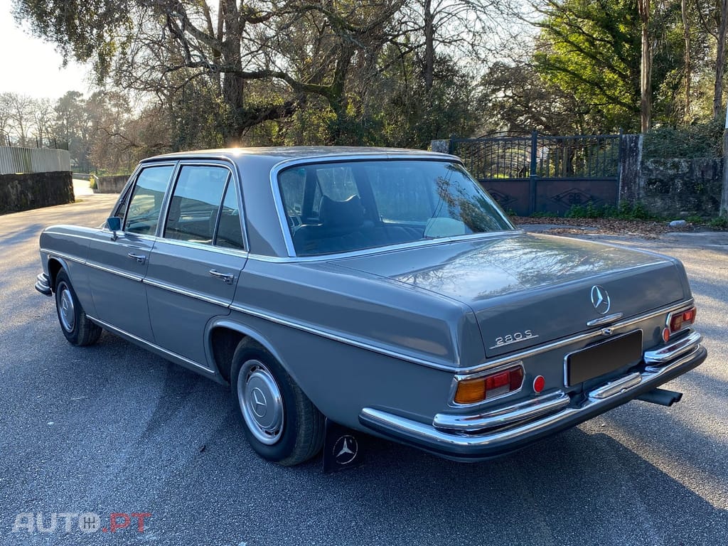 Mercedes-Benz 280 S (RHD)