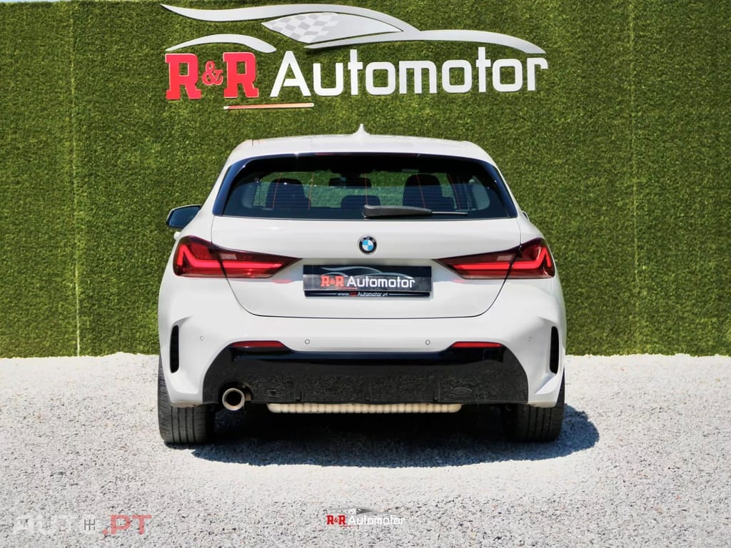 BMW 118 i Pack Desportivo M Auto
