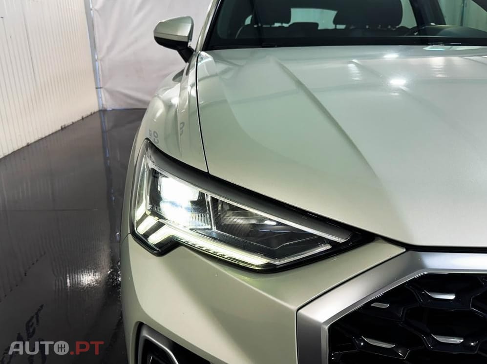 Audi Q3 45 TFSIe S line S tronic