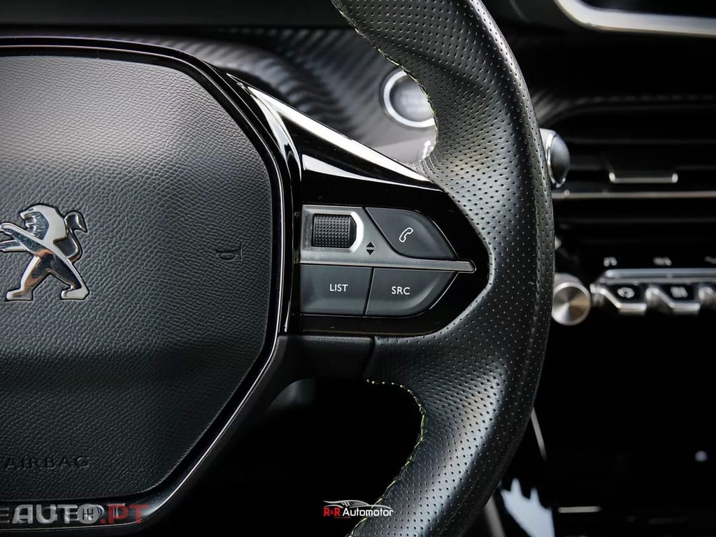 Peugeot E-2008 50 kWh GT
