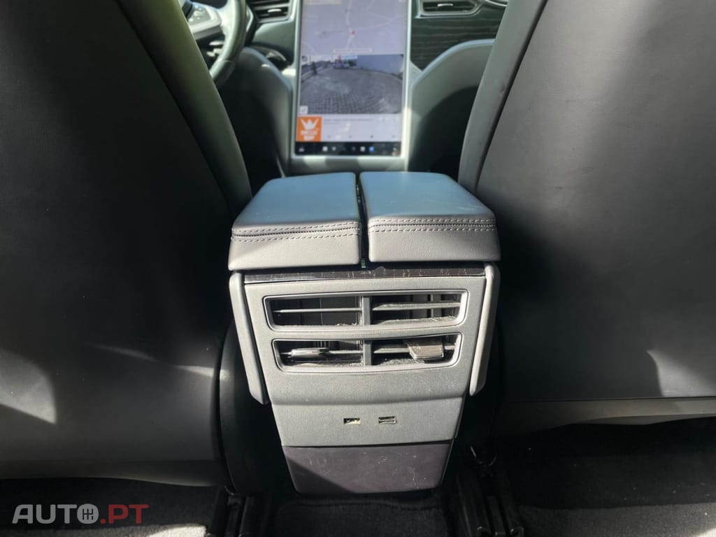 Tesla Model X 75D