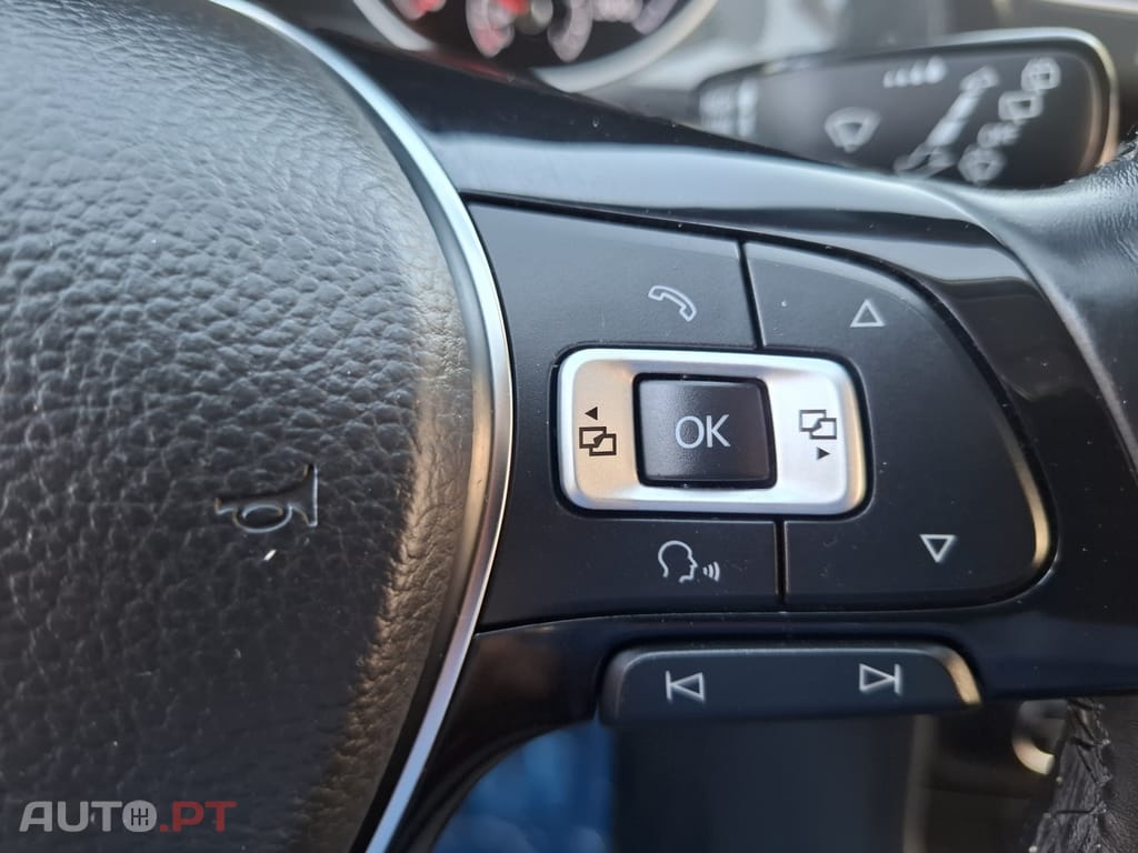 Volkswagen Golf Variant 1.6 TDi Confortline — fotografia 15