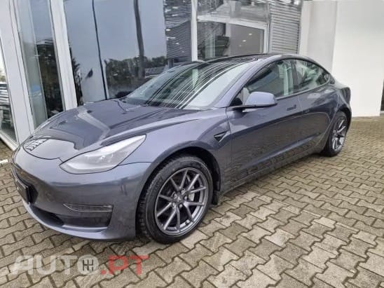 Tesla Model 3 Standard Range Plus RWD