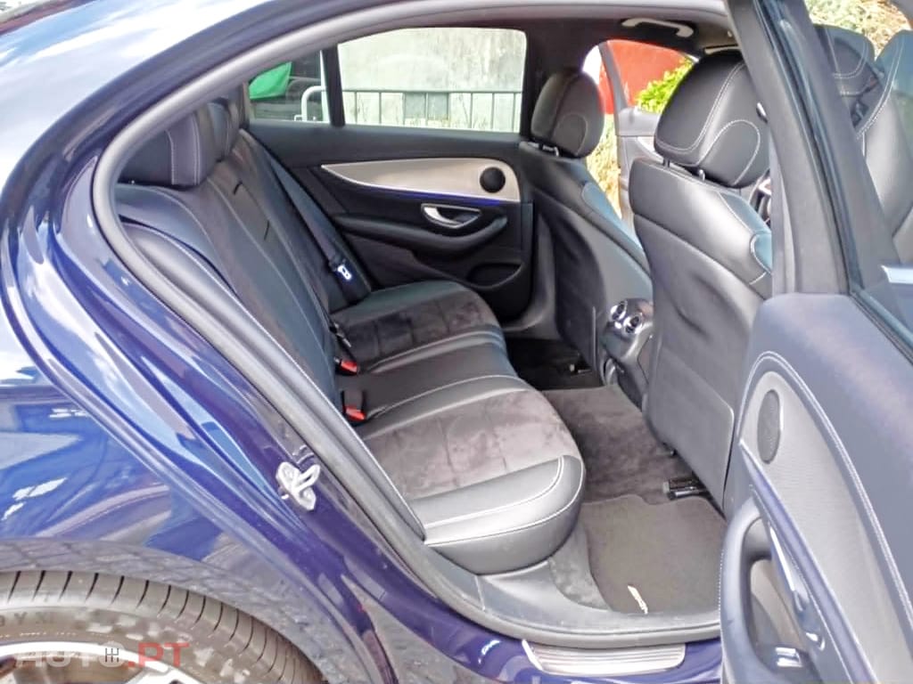 Mercedes-Benz E 220 d 9G-TRONIC AMG Line 194 cv 4Matic