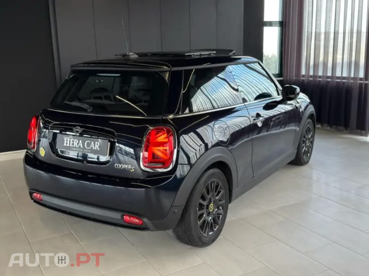 MINI Cooper Cooper SE Camden Edition