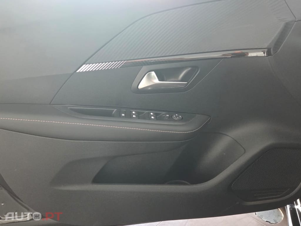 Peugeot E-208 50 kWh Allure Pack