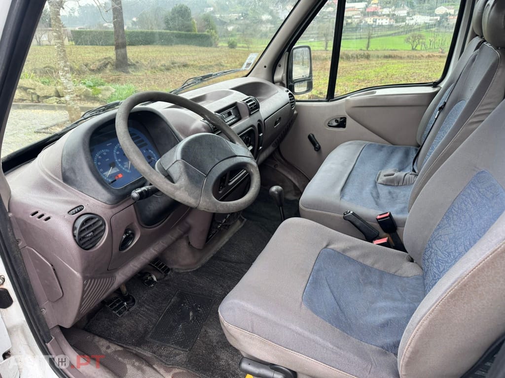 Renault Master 9 LUGARES  VENDIDA NO ESTADO EM QUE SE ENCONTRA