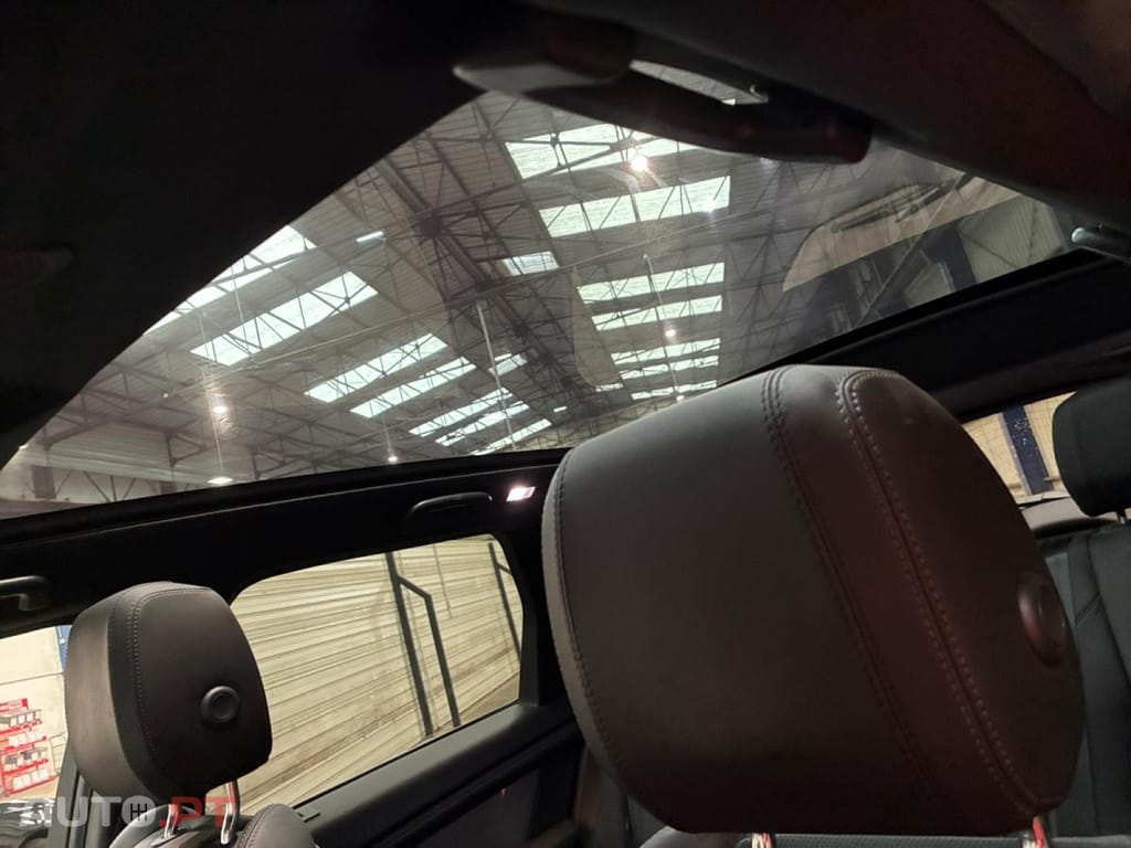 Land Rover Discovery Sport 1.5 P300e AWD R-Dynamic HSE