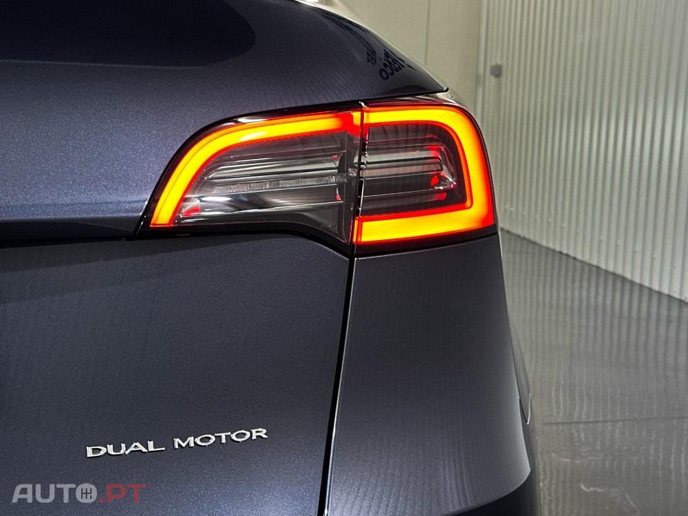 Tesla Model Y Long Range Dual Motor AWD