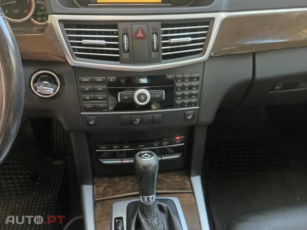 Mercedes-Benz E 200 BlueTEC Avantgarde Auto