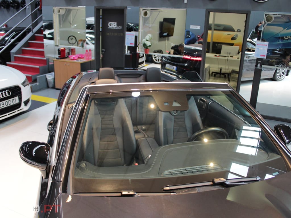 Mercedes-Benz E 220 AMG LINE