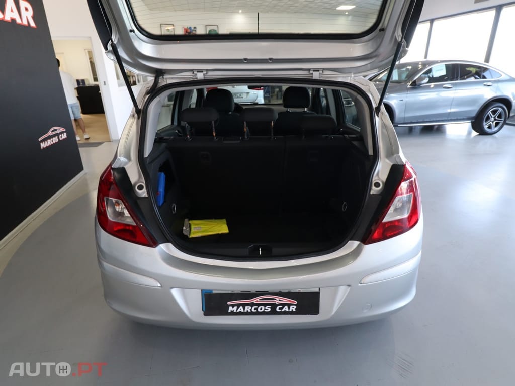 Opel Corsa 1.3 CDTi Enjoy — fotografia 17
