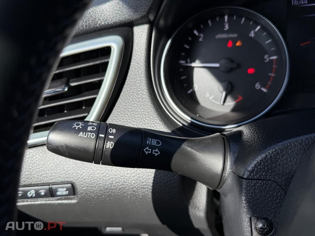 Nissan Qashqai 1.5 dCi N-Connecta J18