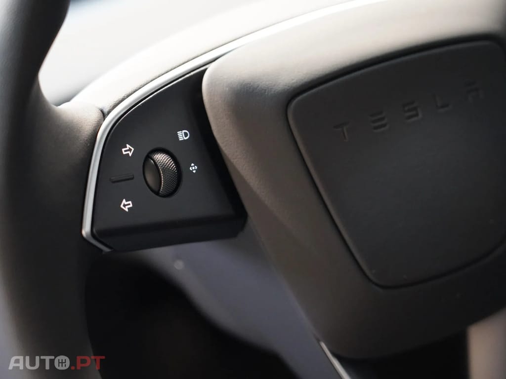 Tesla Model 3 Tração Traseira