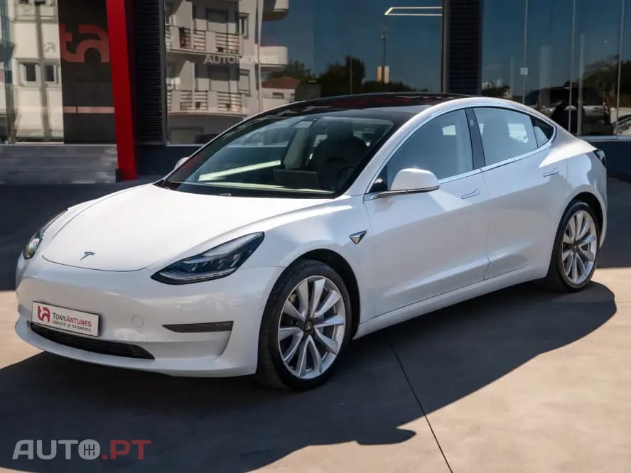 Tesla Model 3 Long-Range Dual Motor AWD
