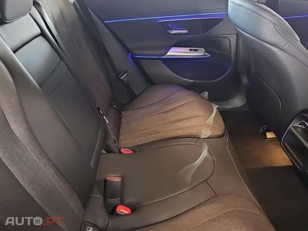 Mercedes-Benz E 220 d T AVANTGARDE I.V.A DEDUTÍVEL