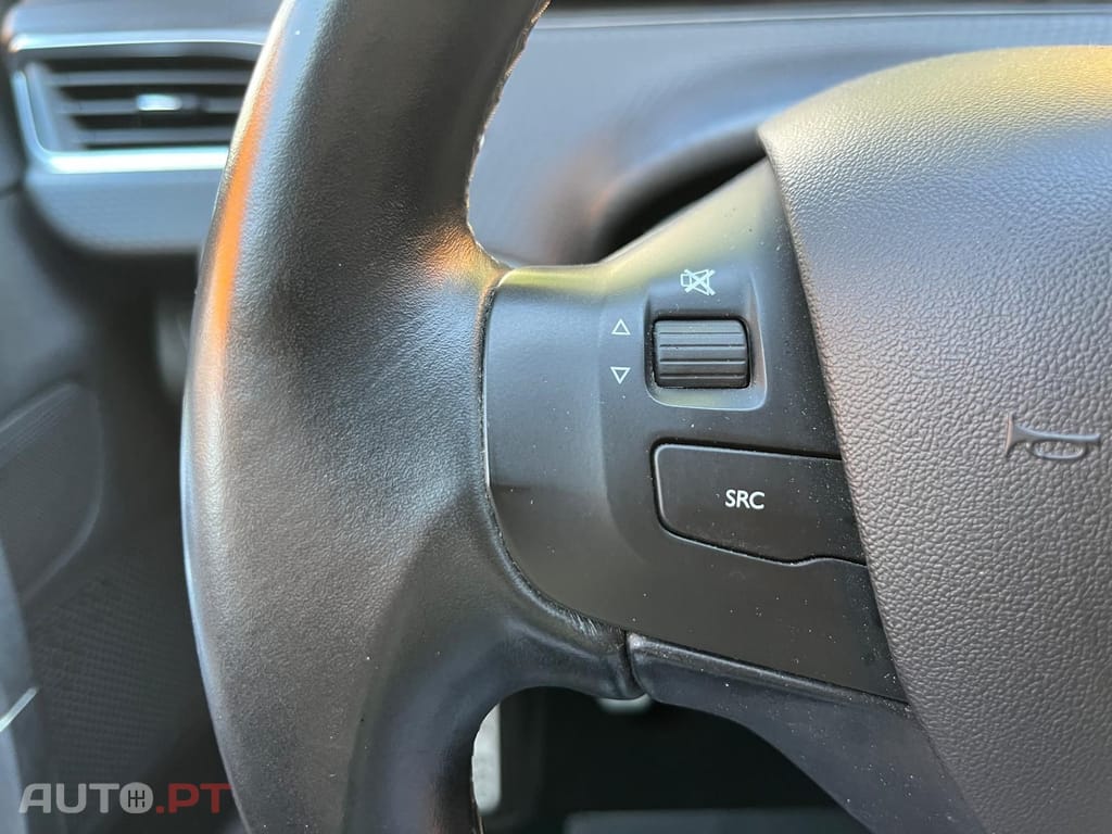 Peugeot 208  1.2 e-THP Féline