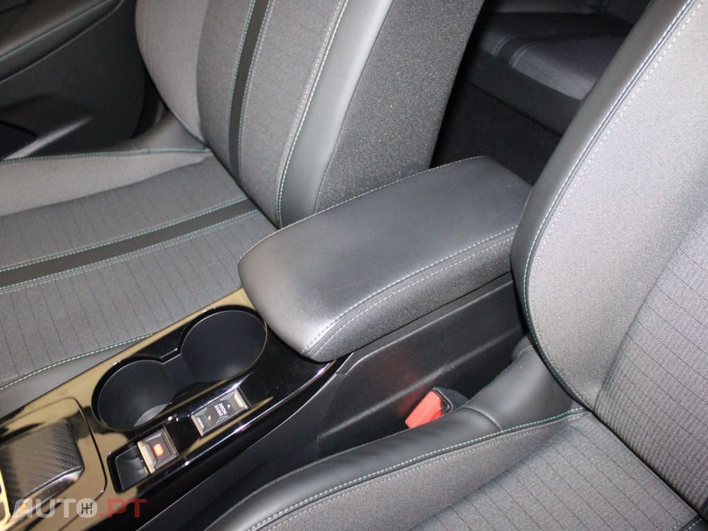 Peugeot E-2008 ALLURE PACK