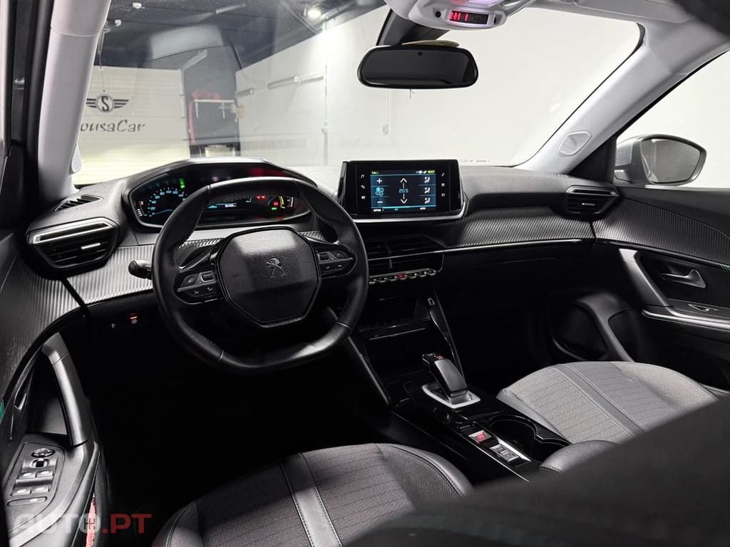 Peugeot E-2008 Allure