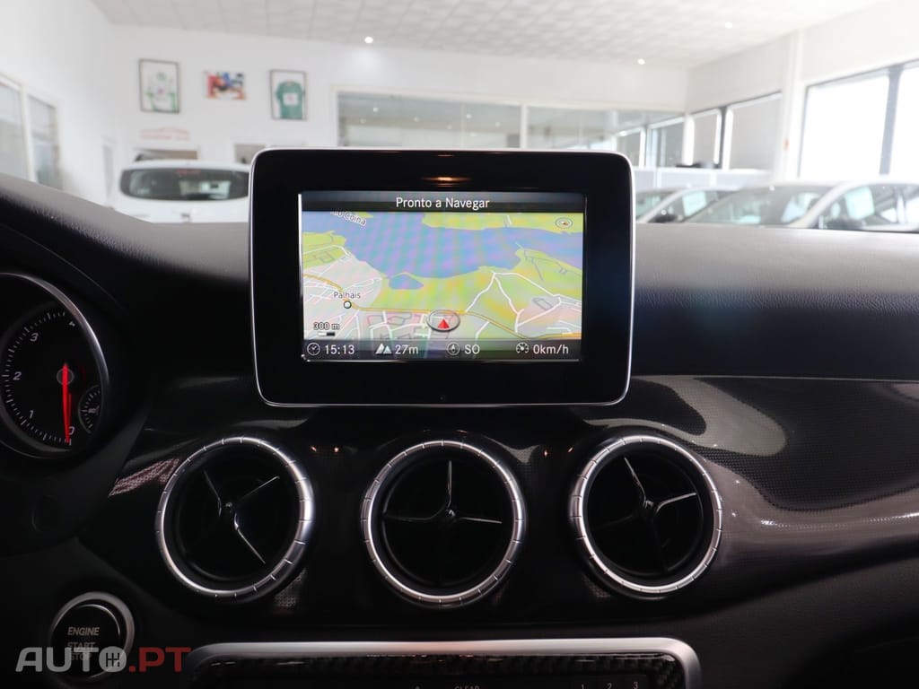 Mercedes-Benz CLA 180 d Shooting Brake — fotografia 14