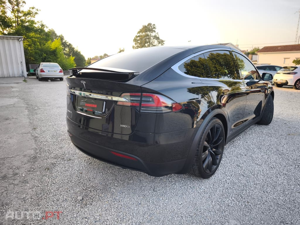 Tesla Model X 100D