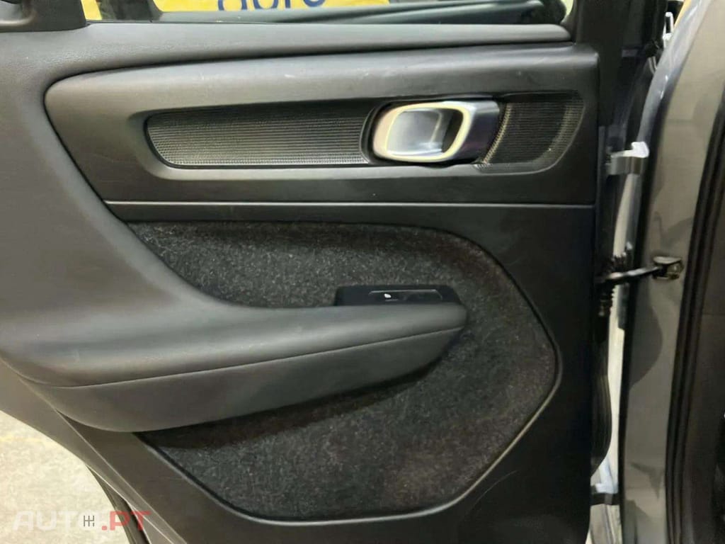 Volvo XC40 2.0 D3 150 MOMENTUM