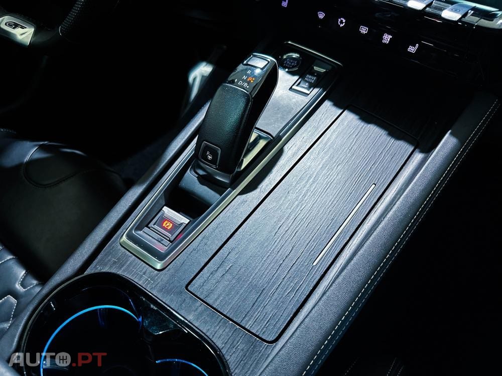 Peugeot 508 SW e-EAT8 225