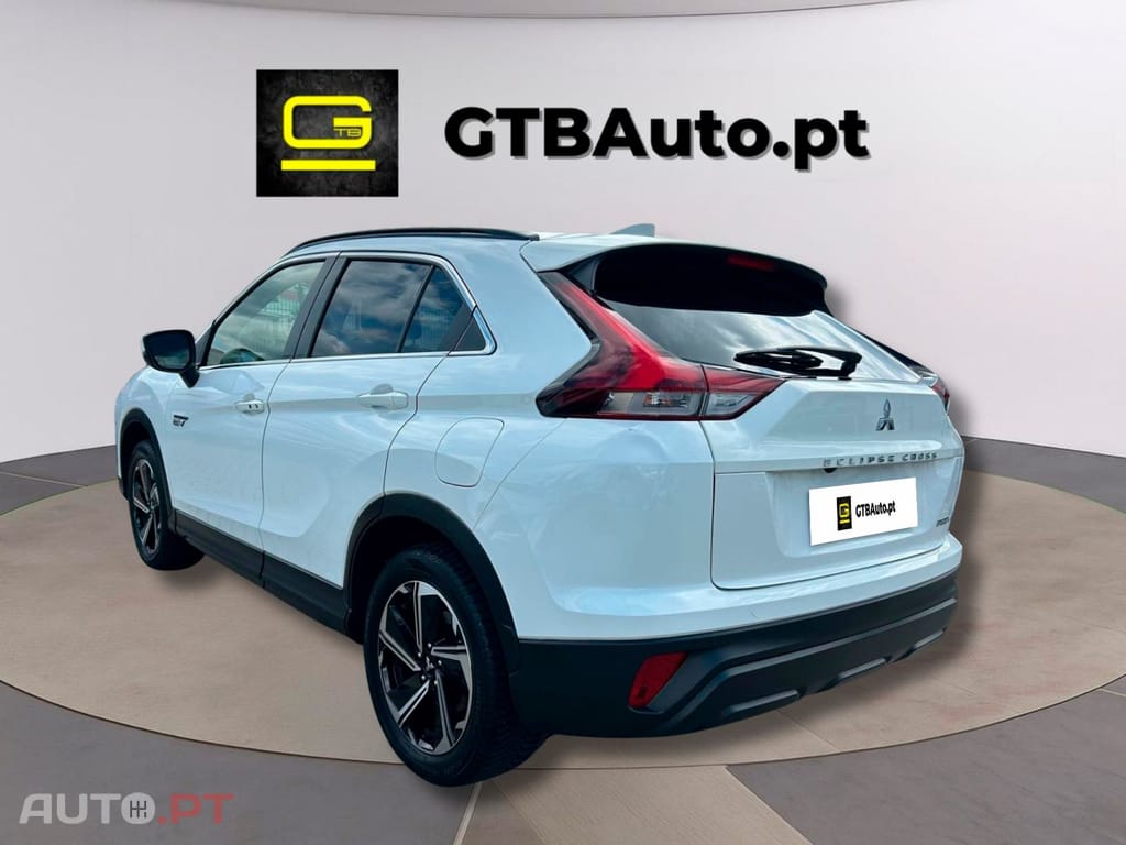 Mitsubishi Eclipse Cross I.V.A DEDUTÍVEL 2.4 MIVEC BASIS ALLRAD