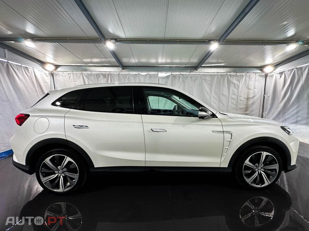 MG Marvel R 70 kWh AWD Performance