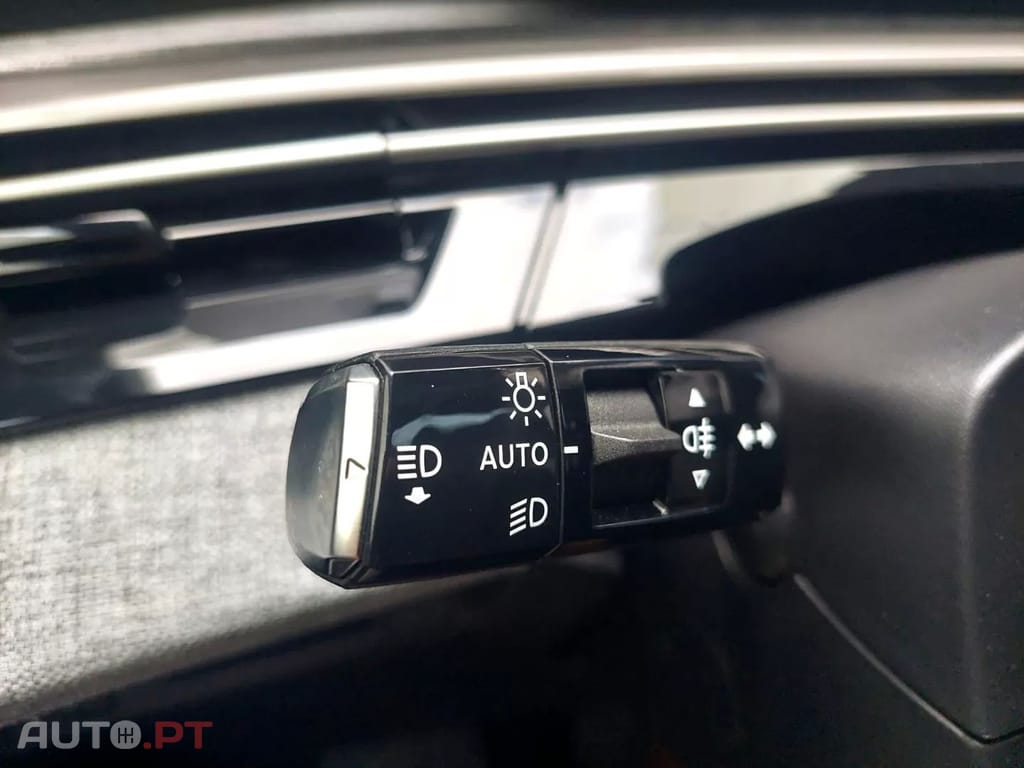 Peugeot 3008 1.2 Hybrid Allure Pack e-DCS6