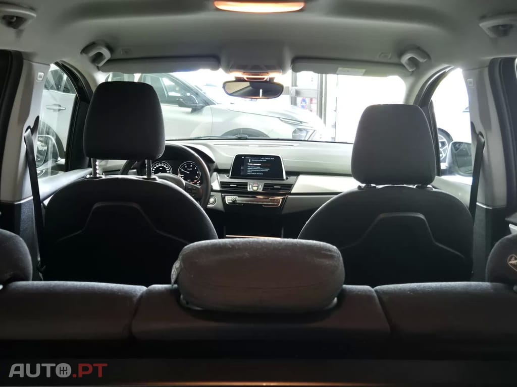 BMW 216 d Advantage Auto — fotografia 27