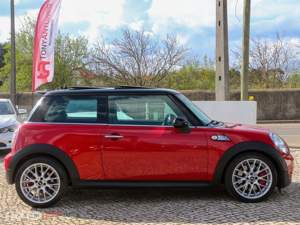 MINI Cooper John Cooper Works