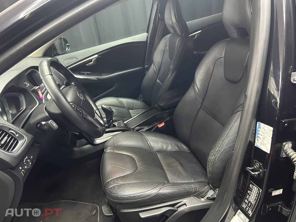 Volvo V40 1.6 D2 Eco Momentum — fotografia 10