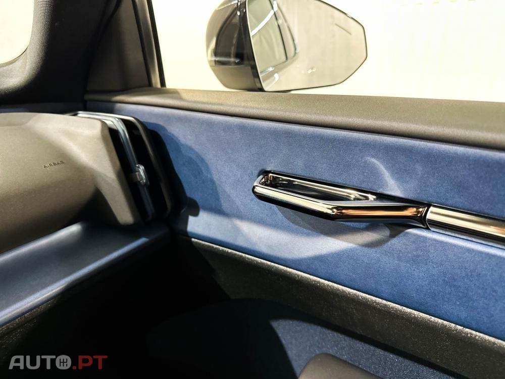 Volvo EX30 Single Motor Extended Range RWD Plus