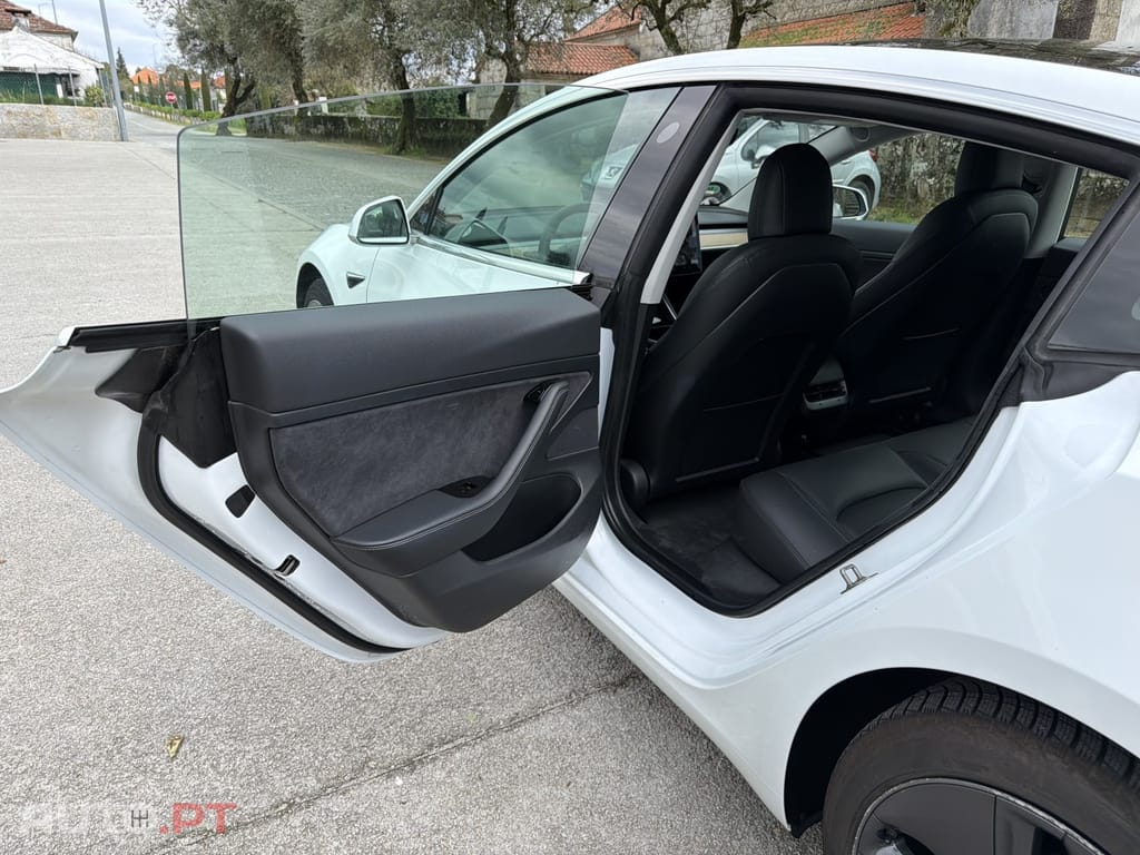 Tesla Model 3 Long Range AWD Dual Motor