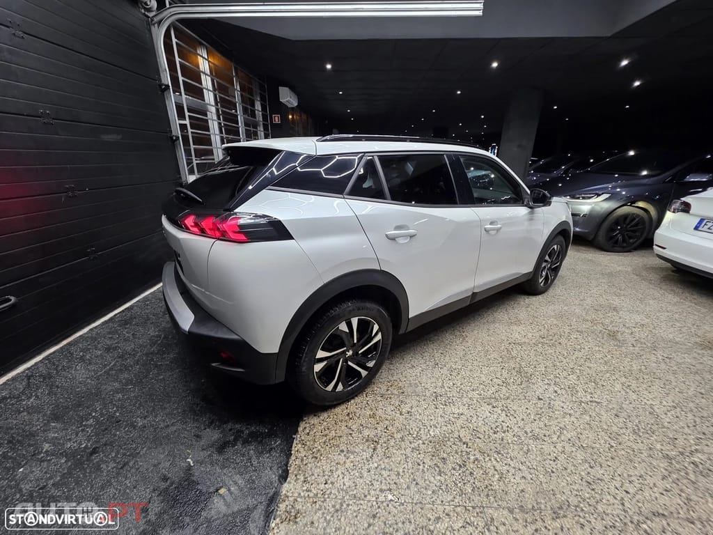 Peugeot E-2008 50 kWh Allure Pack